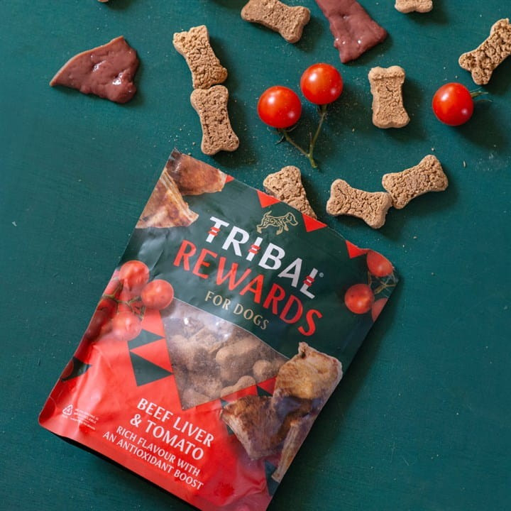 Skanėstai šunims su jautiena ir pomidorais „Beef & Tomato“ TRIBAL, 125g