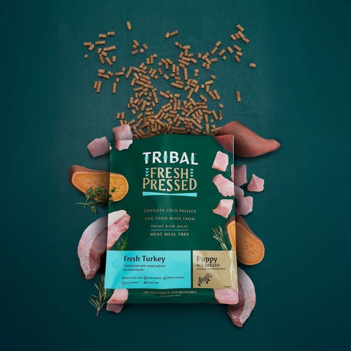 Sausas maistas šuniukams, kalakutiena šalto spaudimo „TRIBAL Fresh Pressed Chicken - Puppy“